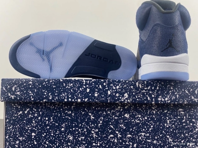 1st Kicks Jordan Air 5 FD6812-400 Georgetown 0729